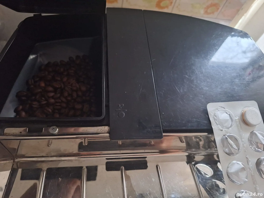 Espressor cafea profesional cu rasnita pentru cafea boabe si macinata