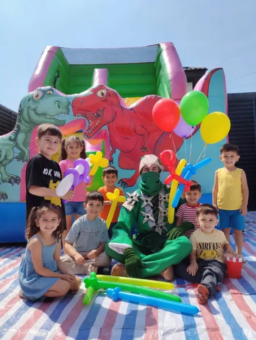 Tobogane gonflabile, animatori, vata pe bat, popcorn si mascote pentru petreceri si evenimente - Imagine 3