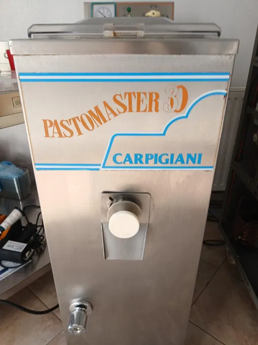 Vand echipamente profesionale pentru inghetata CARPIGIANI – Labo 12/18E + Pastomaster 30 - Imagine 2