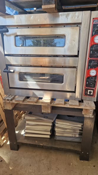 Cuptor pizza electric second hand 4+4 pizza Ø35 cm, 2 camere, vatra din samota - OCAZIE