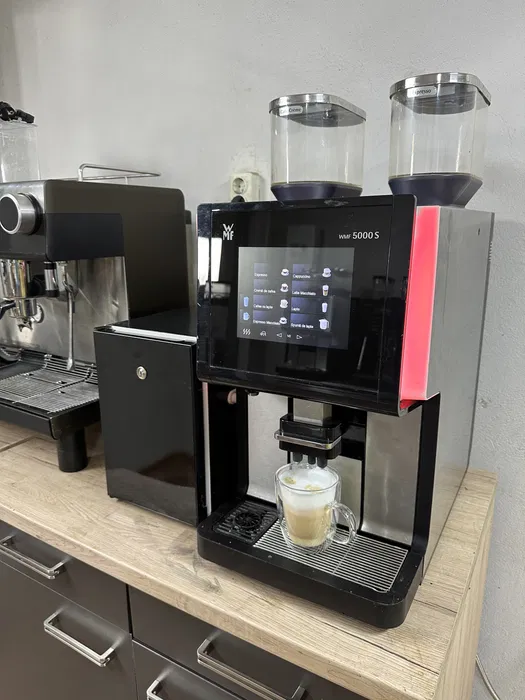 Aparat de Cafea Profesional WMF 5000S cu Frigider de Lapte Inclus – Factura si Garantie - Imagine 2