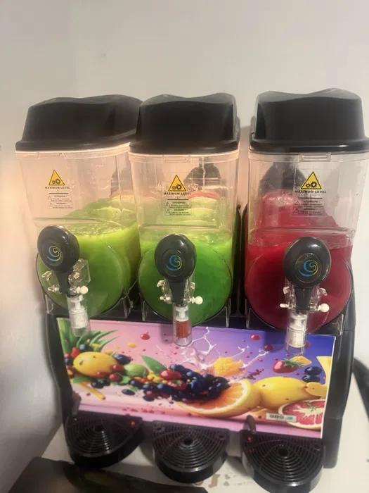 Aparat profesional de granita cu 3 cuve | Ideal pentru terase, cafenele si gelaterii - Imagine 2