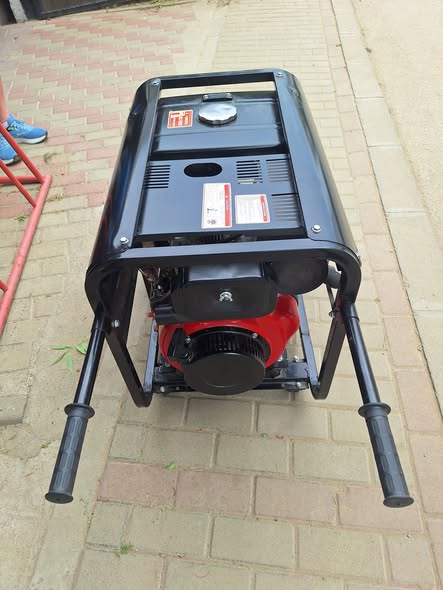 Generator Diesel 10 kW Trifazic 220V/380V - Generator Curent Profesional cu Pornire Electrica