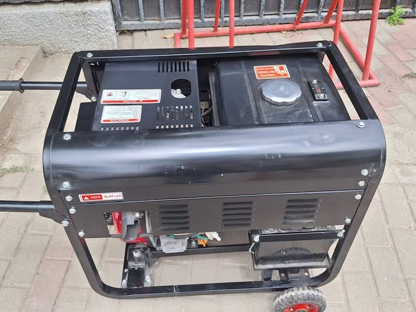Generator Diesel 10 kW Trifazic 220V/380V - Generator Curent Profesional cu Pornire Electrica - Imagine 3