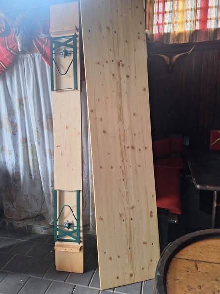 Set Berarie din Lemn 8 Locuri - Masa si 2 Banci Pliabile 220 cm, Noi