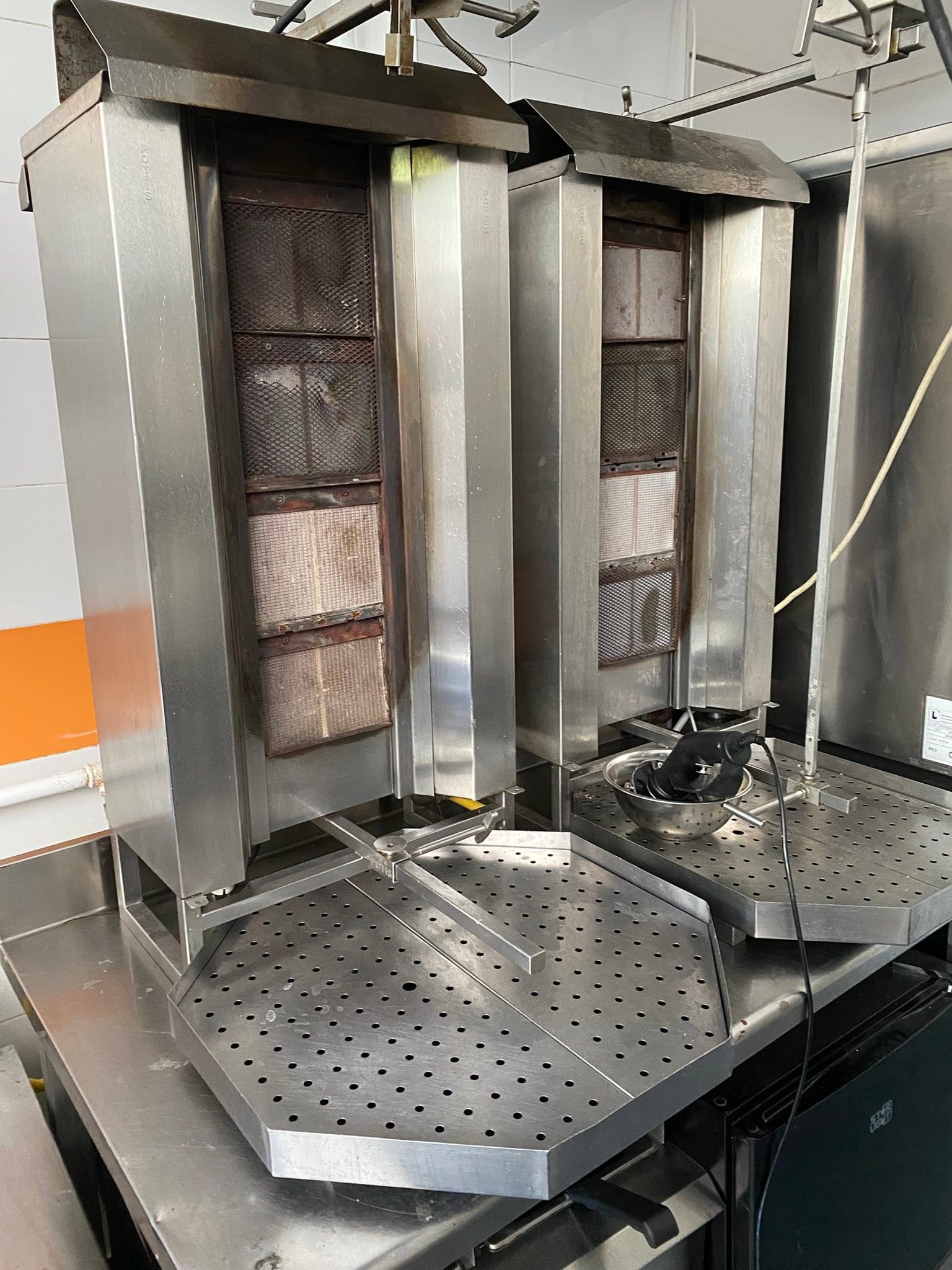 Aparat Profesional Shaorma / Rotisor Kebab cu 2 Posturi – Ideal pentru Fast Food si Restaurante