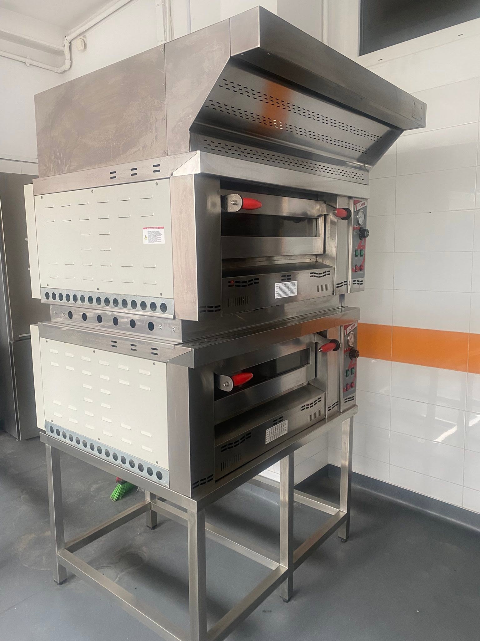 Cuptor Pizza Profesional Electric 2 Camere + Hota Inox | Cuptor Pizza HoReCa - Imagine 2