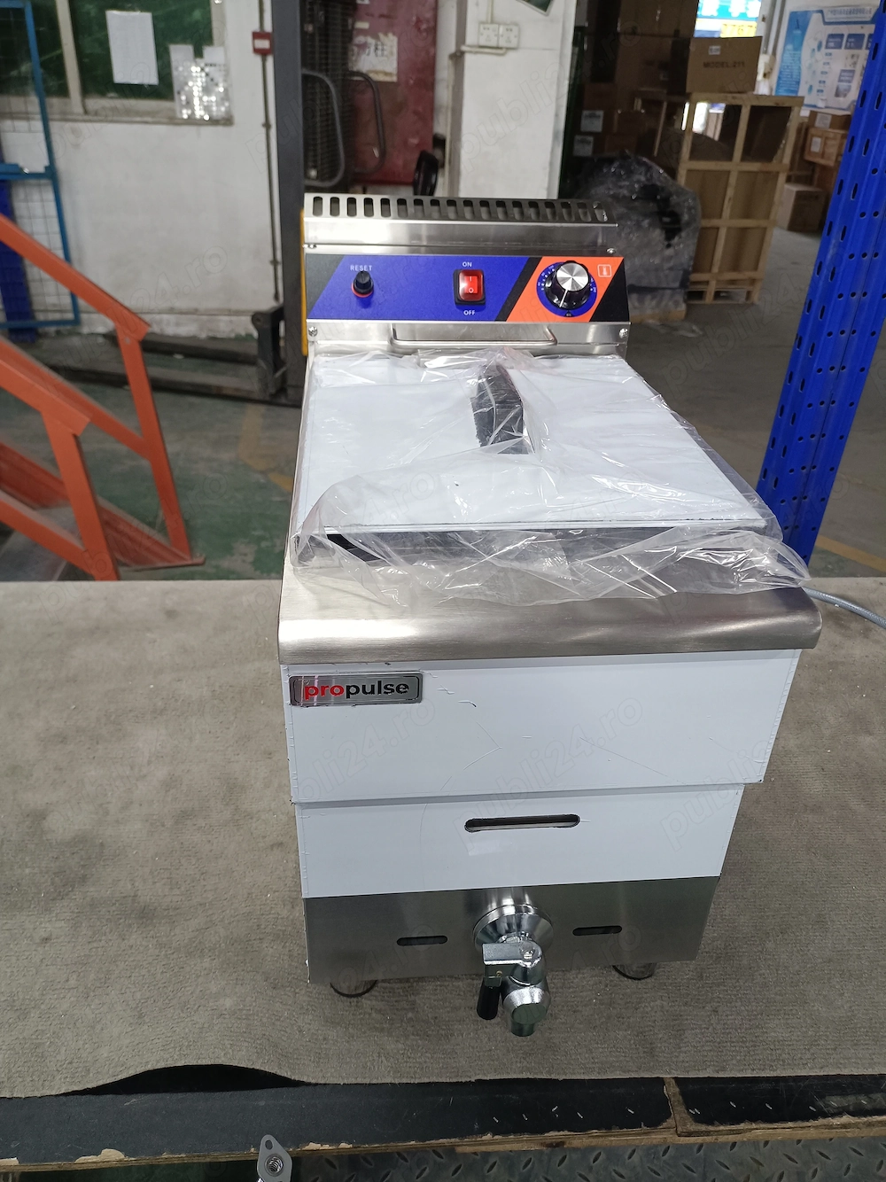 Friteuza Profesionala Electrica 17 Litri Propulse din Inox - Termostat si Limitator Temperatura - Imagine 2