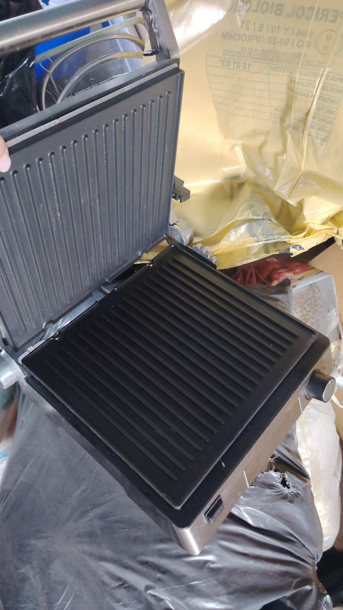 Grill Electric Profesional cu Placi Striate – Contact Grill pentru Panini, Sandwich-uri si Fast Food