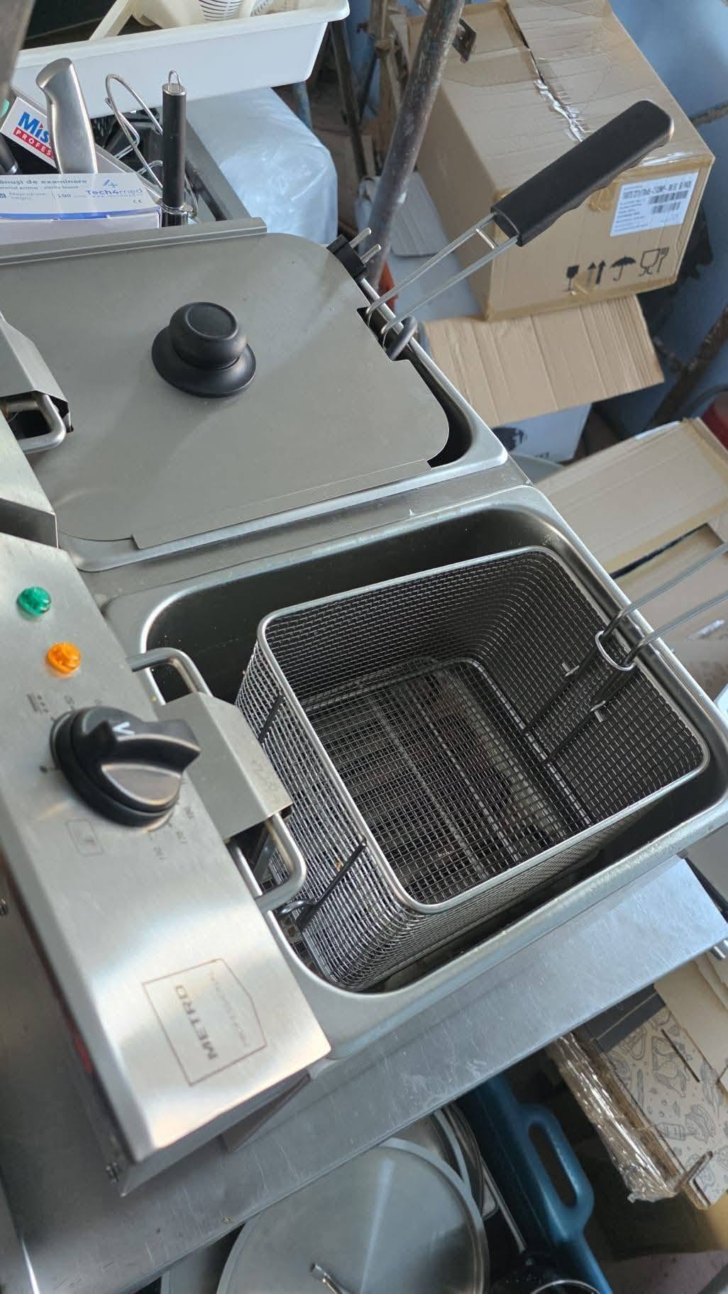 Friteuza Electrica Profesionala HENDI cu Robinet de Golire – Ideala pentru Restaurante si Fast Food