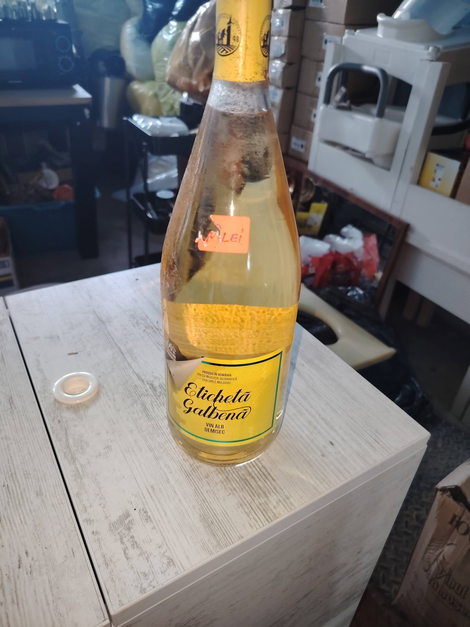 Vin alb demisec Eticheta Galbena – ideal pentru restaurante, hoteluri si evenimente HoReCa