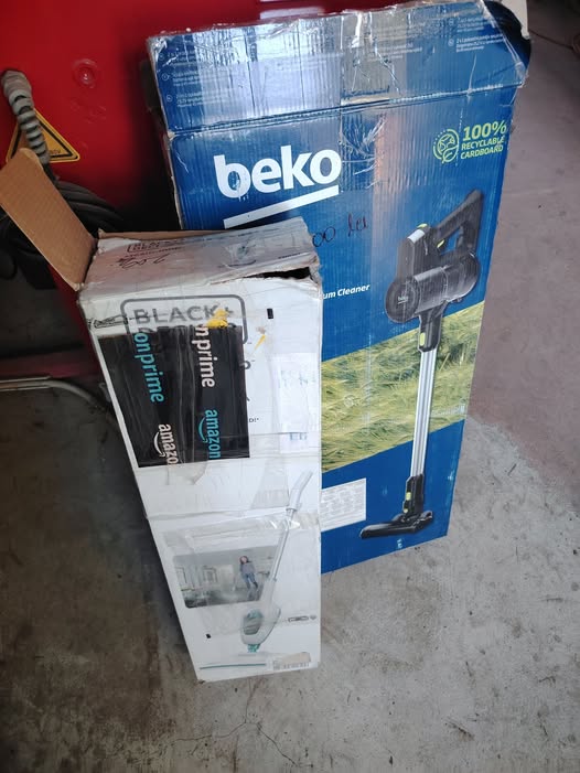 Aspiratoare verticale Beko si Amazon Basics – ideale pentru casa, birouri si HoReCa