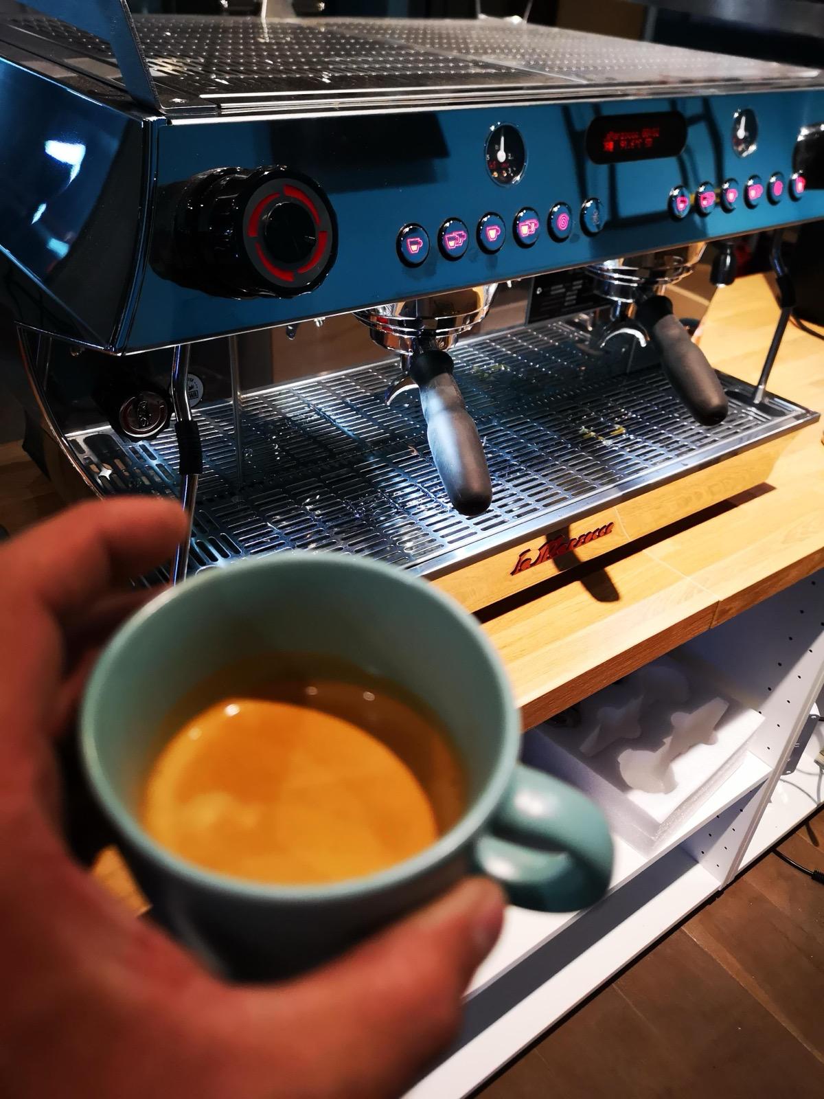 Inchiriere espressor La Marzocco GB5 cu 2 rasnite Mahlkonig - Imagine 3