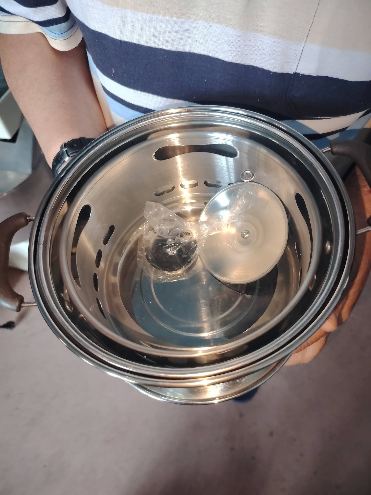 Chafing Dish profesional inox cu carbuni – vas pentru mentinerea preparatelor calde la bufet si catering