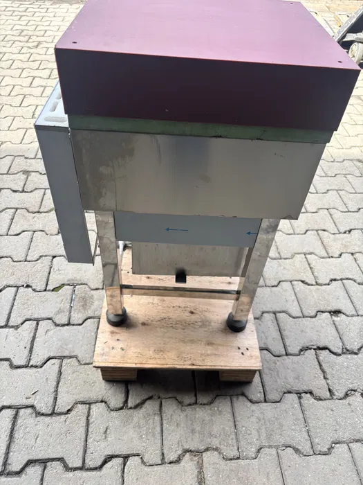Butuc macelarie profesional cu blat din polipropilena si suport inox pentru macelarie, carmangerie si HoReCa - Imagine 2