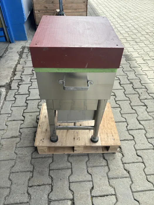 Butuc macelarie profesional cu blat din polipropilena si suport inox pentru macelarie, carmangerie si HoReCa - Imagine 3