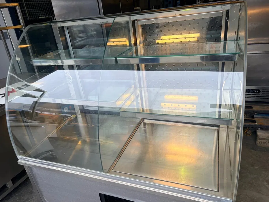 Vitrina frigorifica profesionala cu spatiu de depozitare pentru cofetarie, patiserie, restaurant si HoReCa - Imagine 2