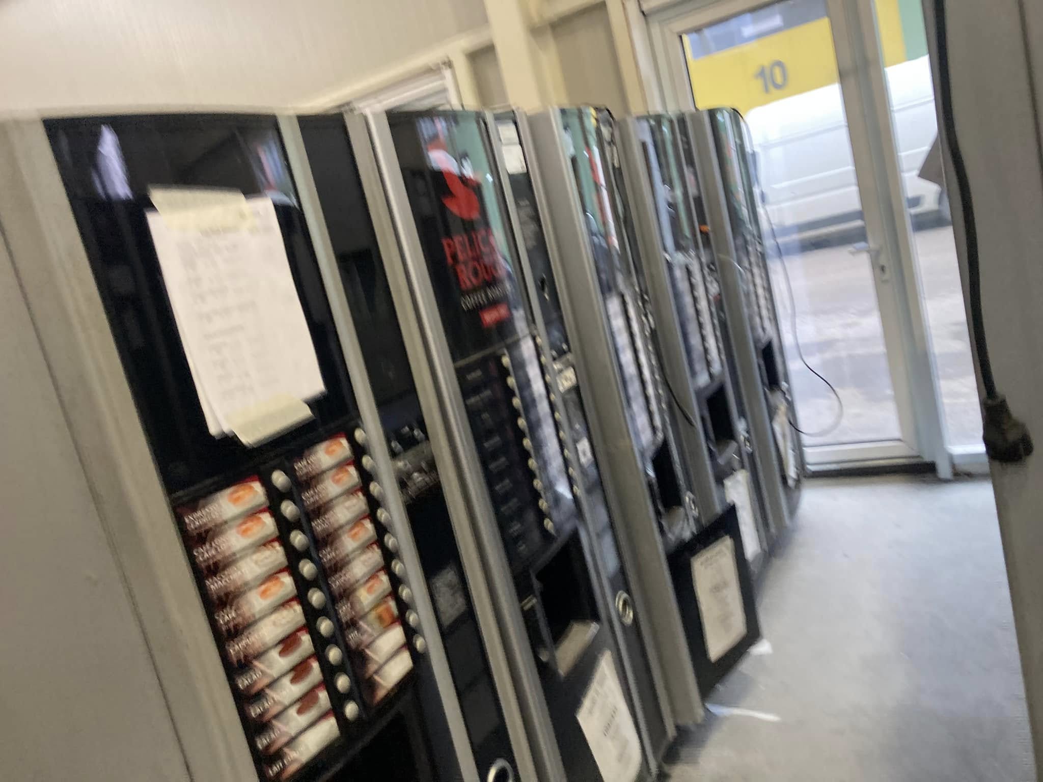 Automate vending profesionale, automate de cafea si vitrine Snack & Drink - Vanzare, service si reconditionare - Imagine 3