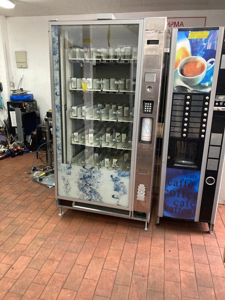 Automate de cafea, automate vending si espressoare profesionale - Vanzare, service si reconditionare - Imagine 2