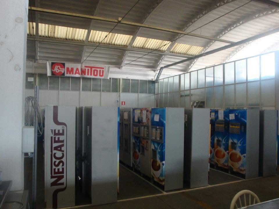 Automat profesional de cafea Nescafe pentru vending - automat cafea second hand HoReCa