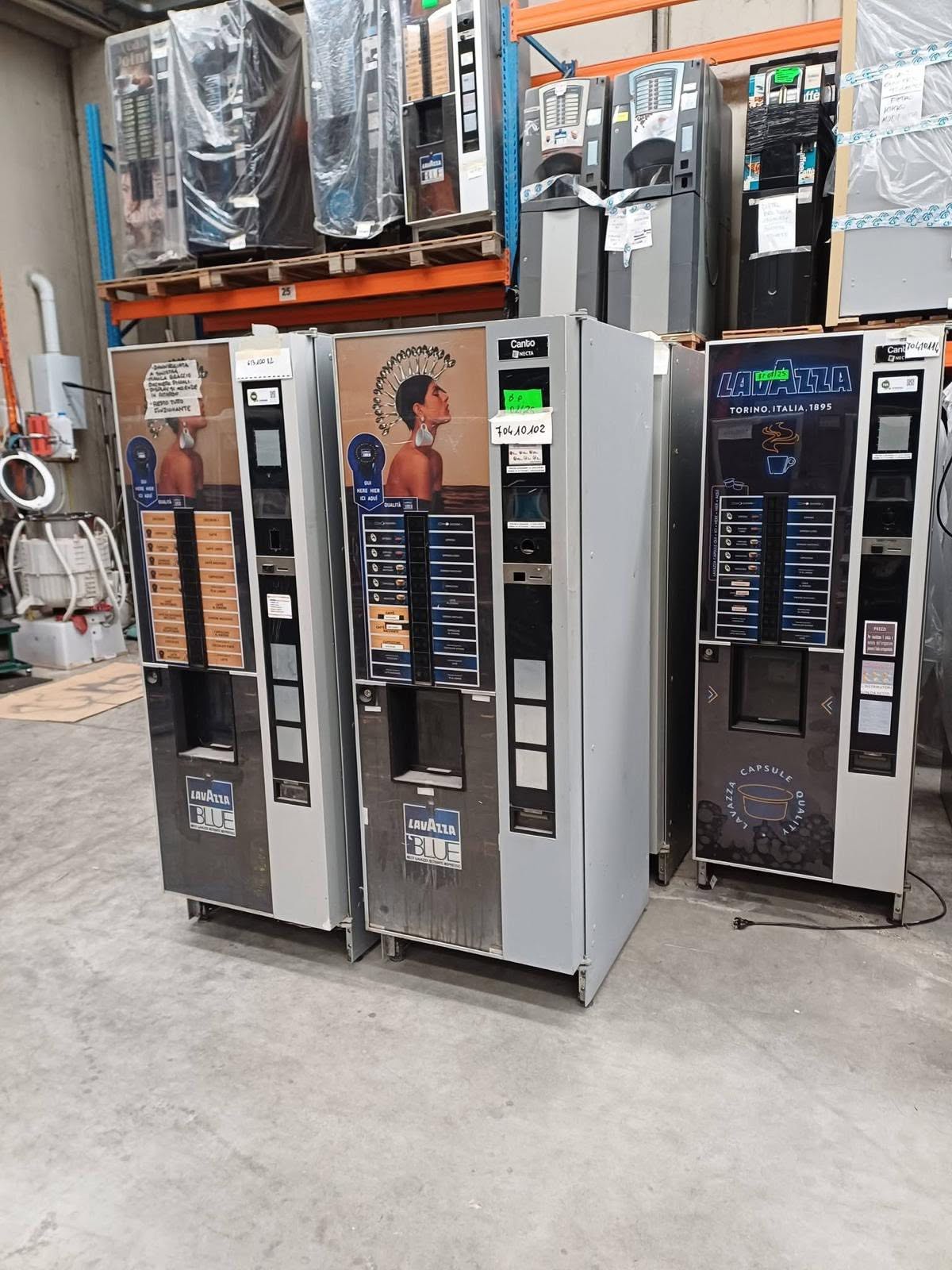 Automat profesional de cafea Lavazza Blue - automat cafea vending second hand HoReCa - Imagine 2