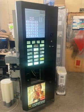Automat profesional de cafea Necta Canto + automat snack Necta Samba - set vending complet second hand