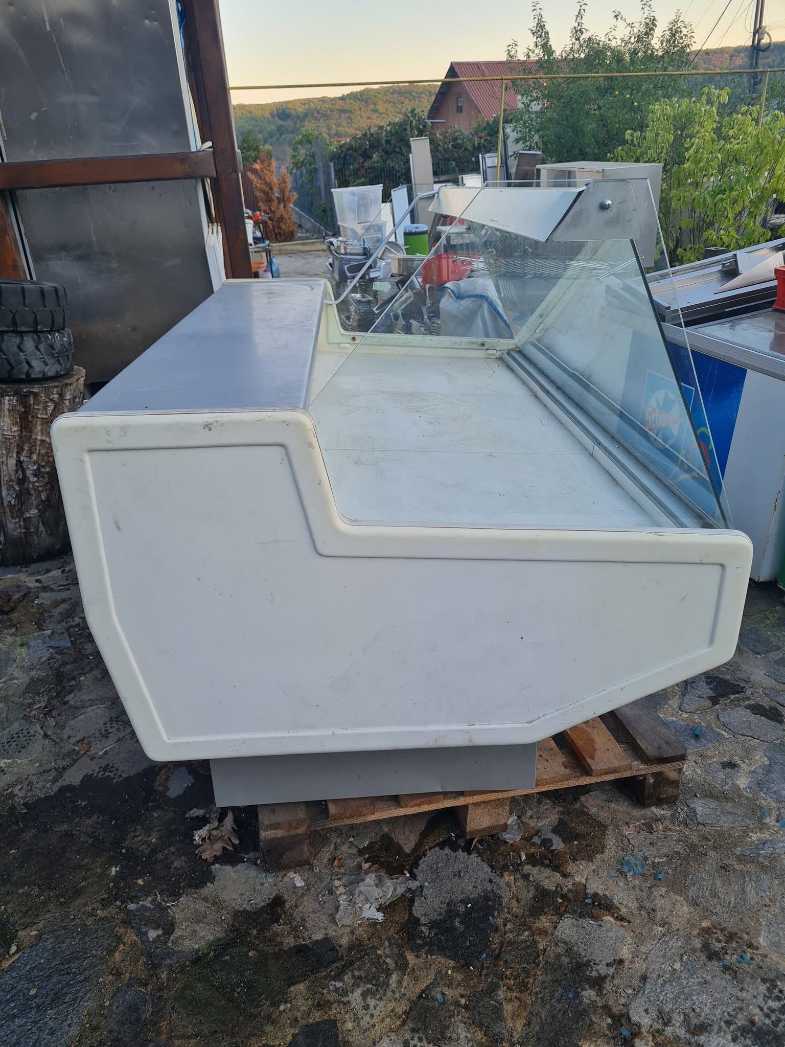 Vitrina frigorifica profesionala refrigerare mezeluri, carne, lactate, cofetarie