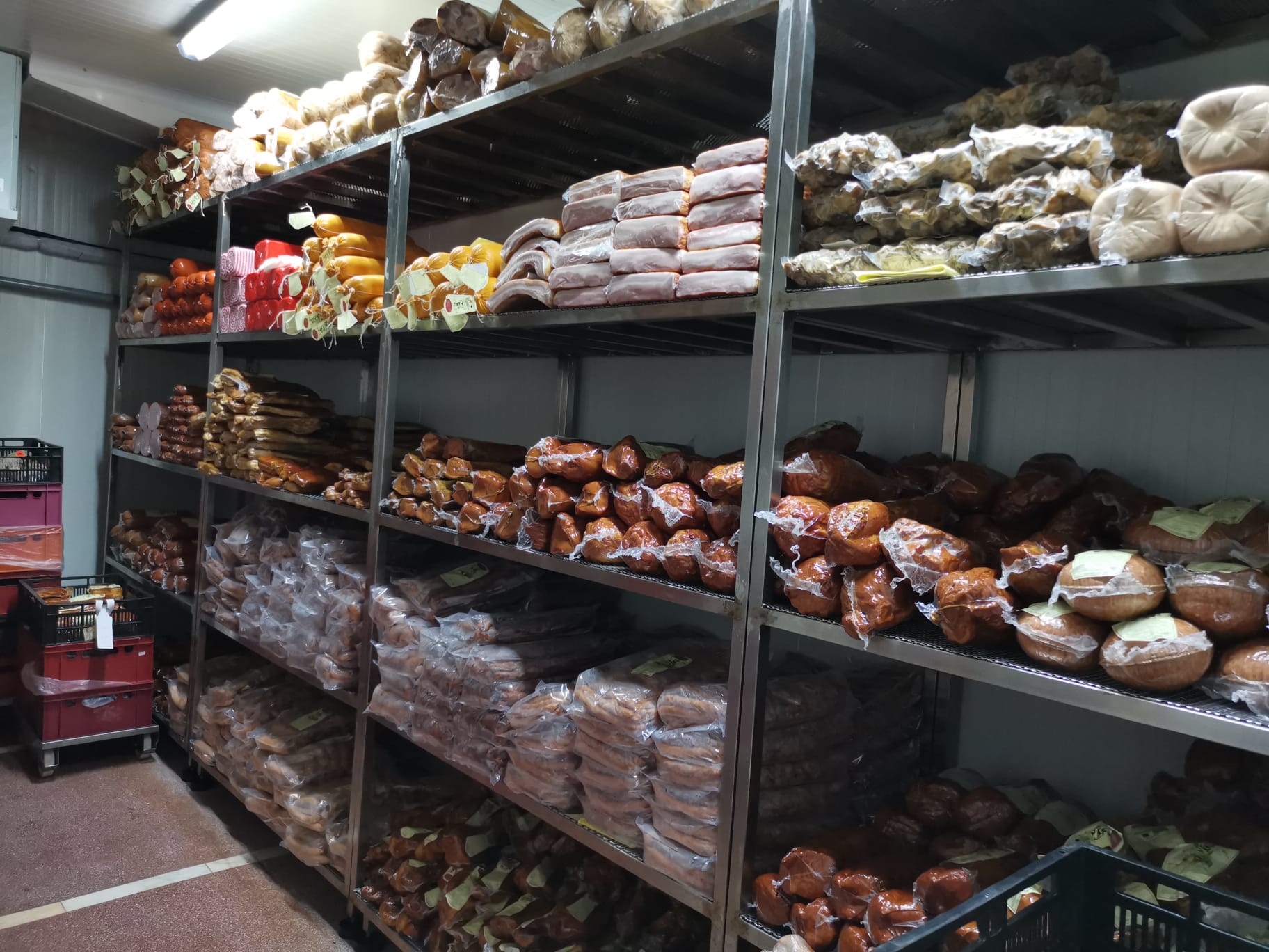 Produse traditionale din carne pentru HoReCa – aprovizionare restaurante, hoteluri si catering