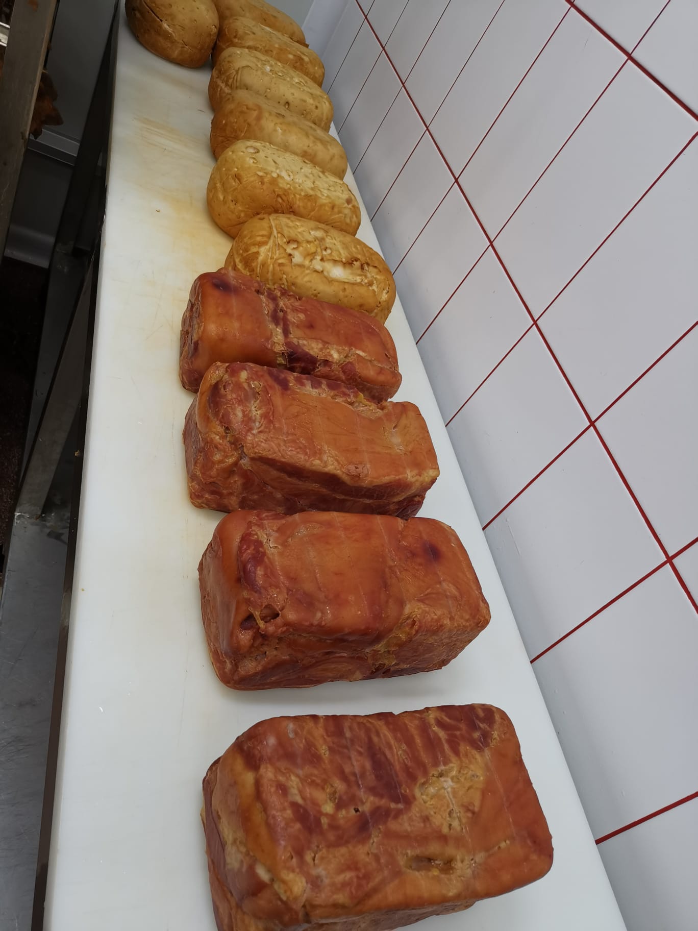 Slanina afumata si produse traditionale din porc pentru HoReCa – restaurante, hoteluri si catering muschiulet