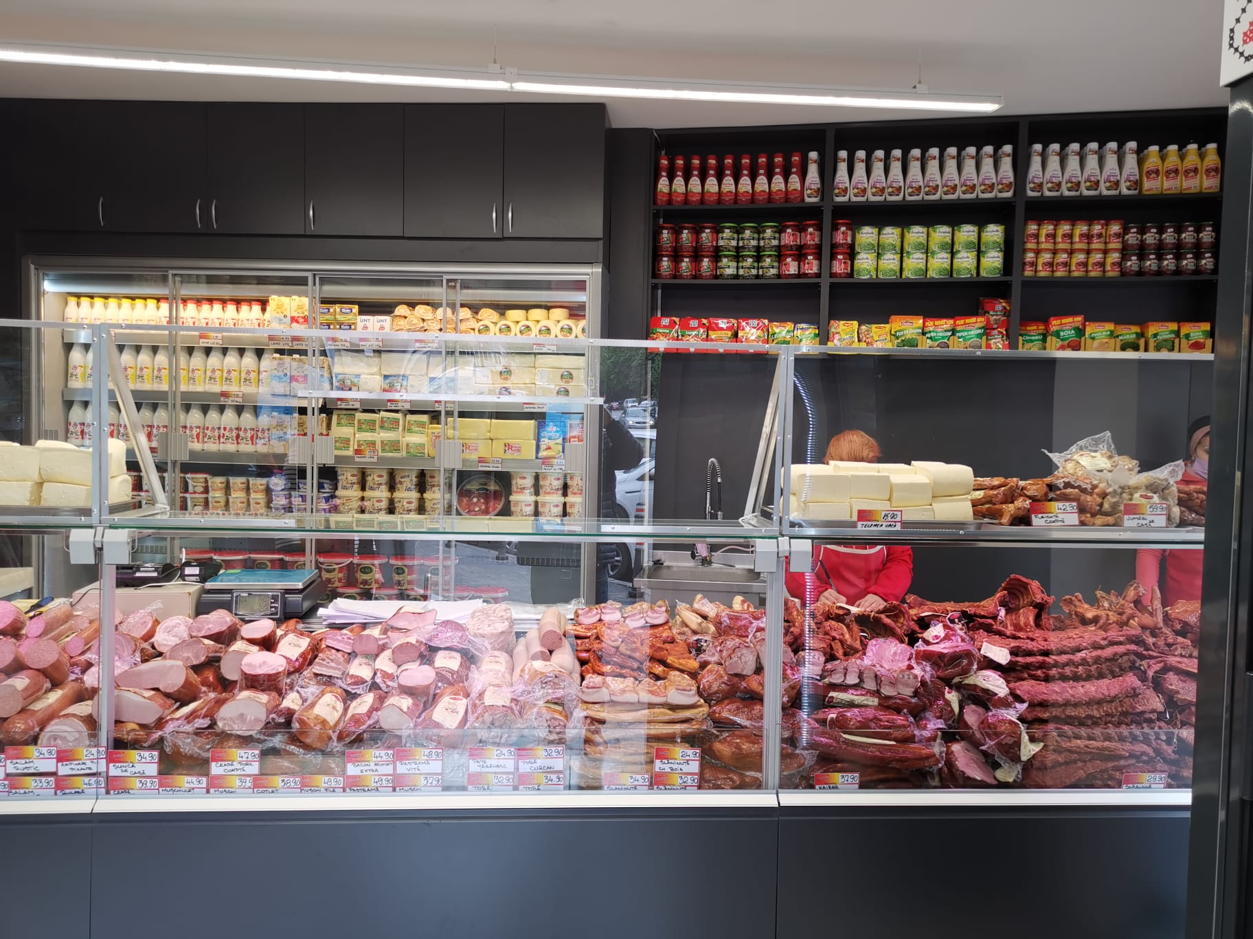 Produse traditionale din carne pentru HoReCa – macelarii, restaurante, hoteluri si magazine alimentare