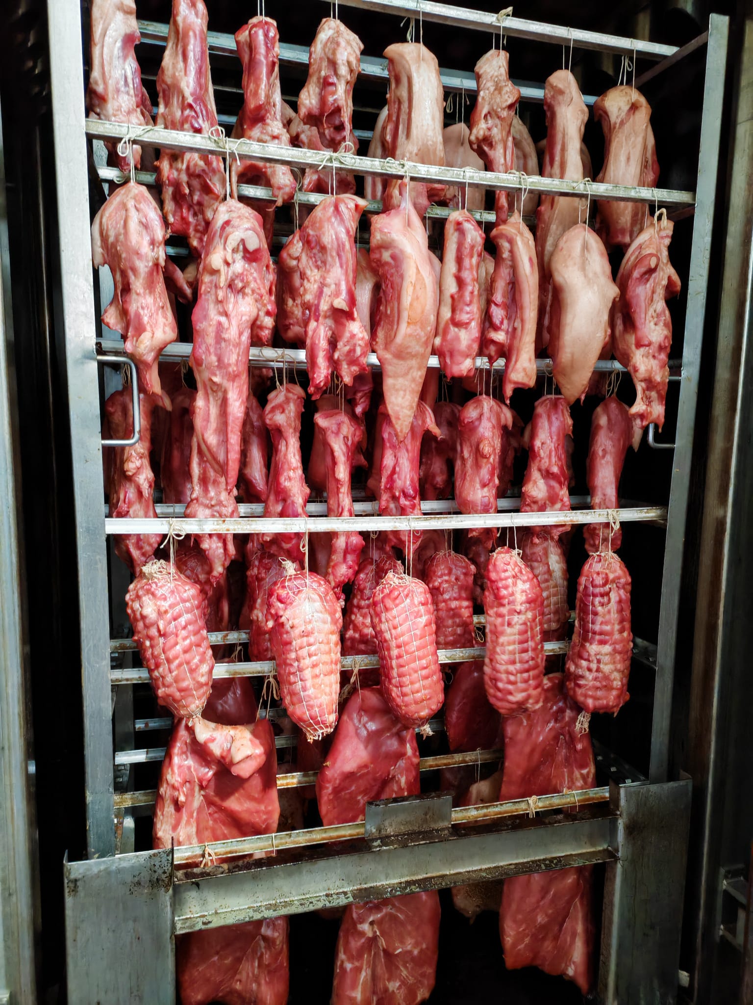 Produse proaspete din carne pentru HoReCa – restaurante, hoteluri, catering si macelarii