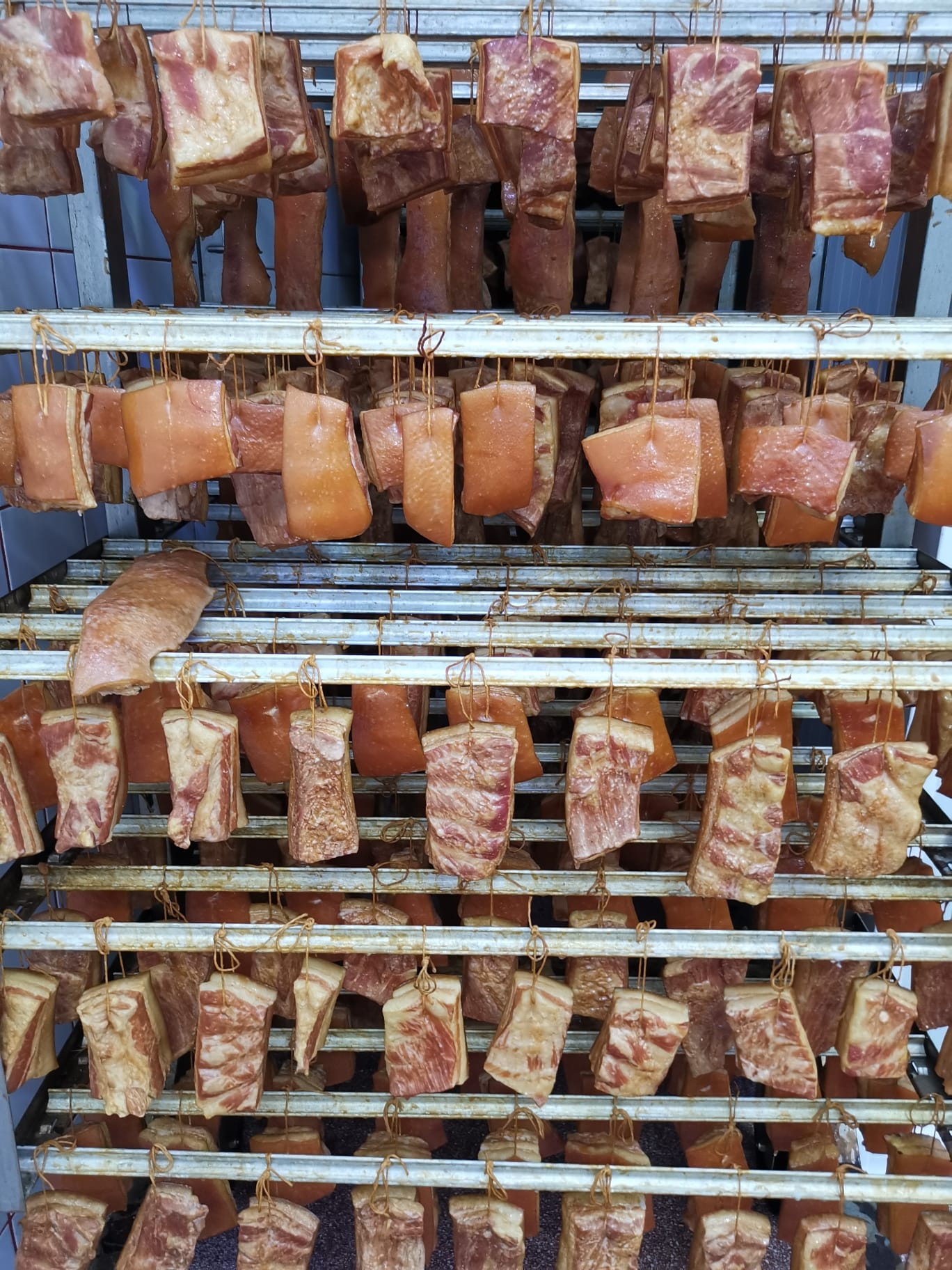 Slanina afumata cu carne pentru HoReCa – restaurante, hoteluri, catering si magazine alimentare