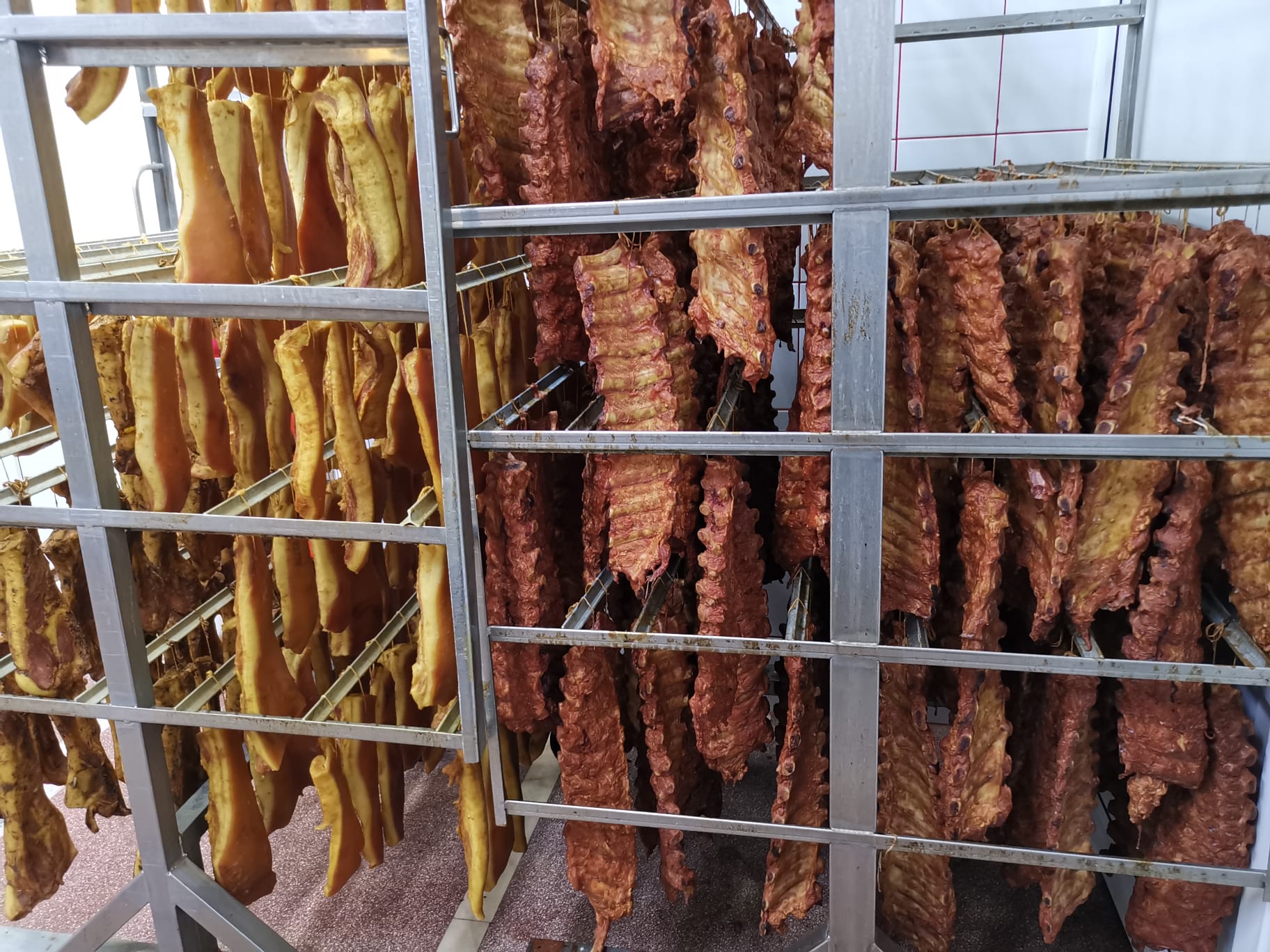 Scaricica afumata, slanina si afumaturi traditionale pentru HoReCa - producator preparate din carne