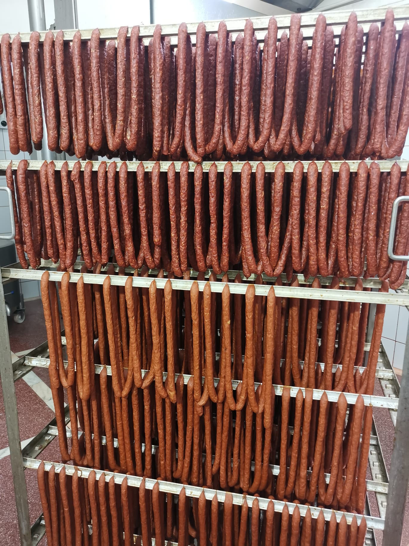 Carnati afumati traditionali pentru HoReCa - producator carnati artizanali din porc
