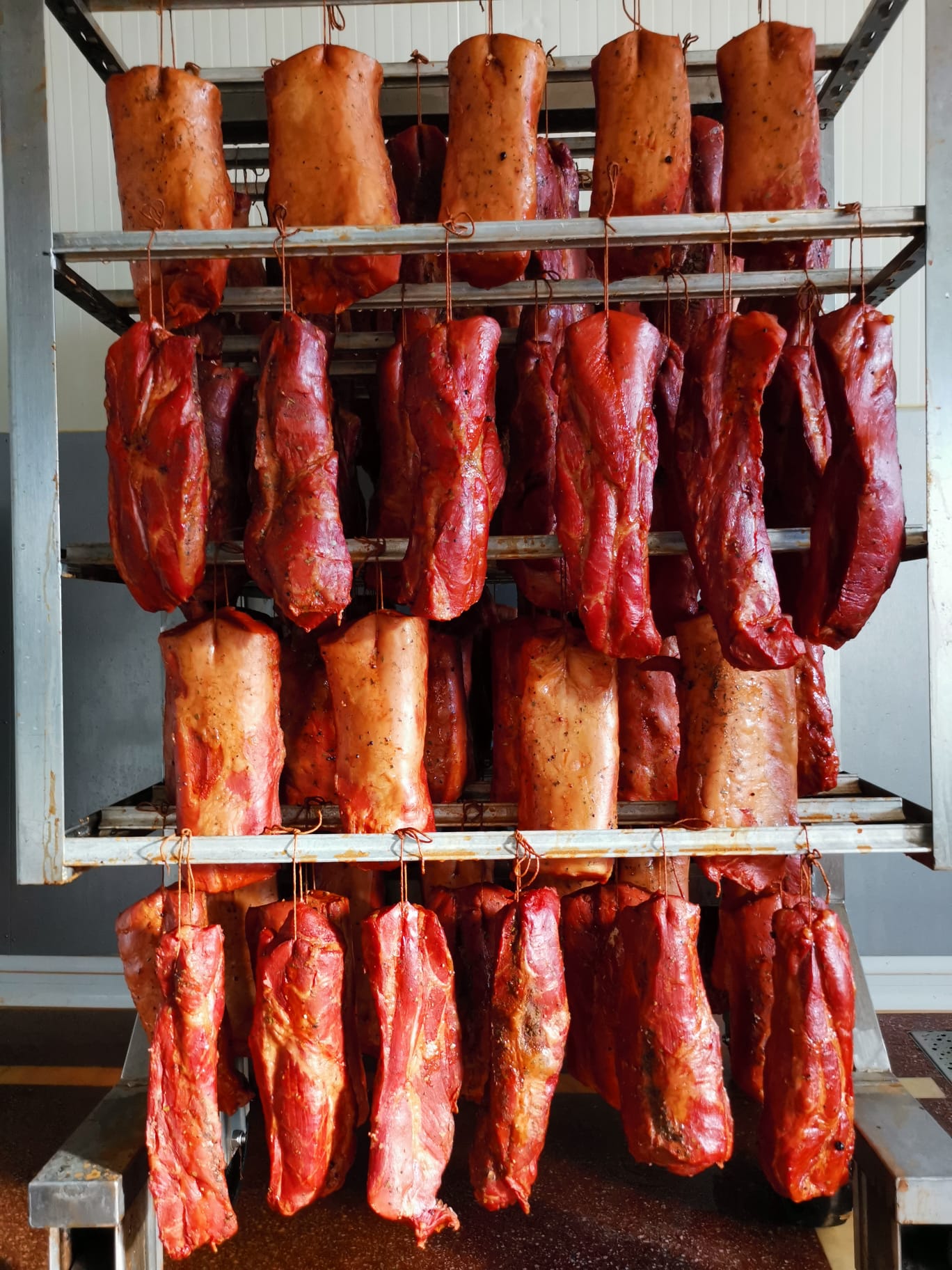 Pastrama afumata si piept de porc afumat pentru HoReCa - productie proprie
