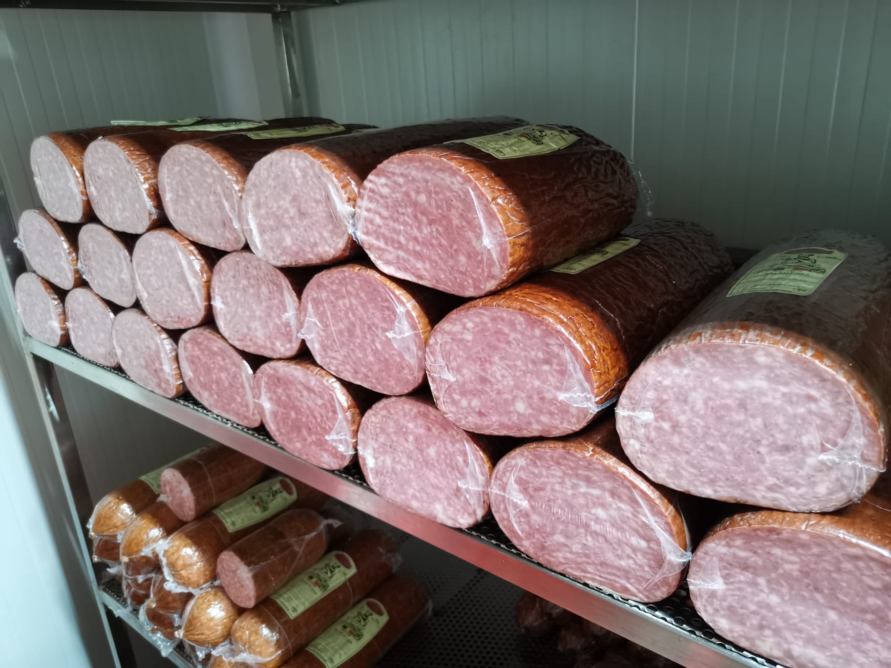 Salam rustic afumat productie proprie - baton mare pentru magazine, restaurante si HoReCa