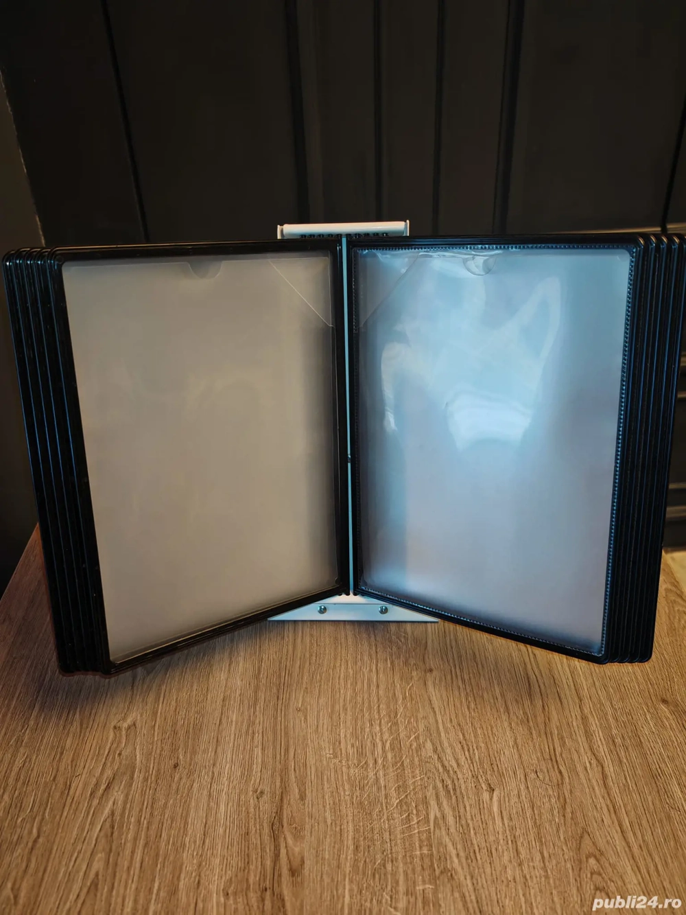 Vand Display birou cu 10 buzunare A4, negru – suport pentru afisare meniuri, oferte si informatii - Imagine 2