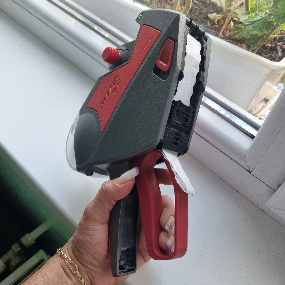 Vand pistol de etichetat – nou, compact si usor de utilizat