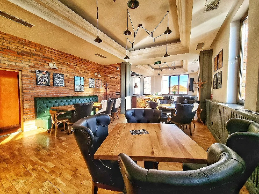 Spatiu comercial de inchiriat Satu Mare - 320 mp ideal pentru restaurant, cafenea, pub sau evenimente
