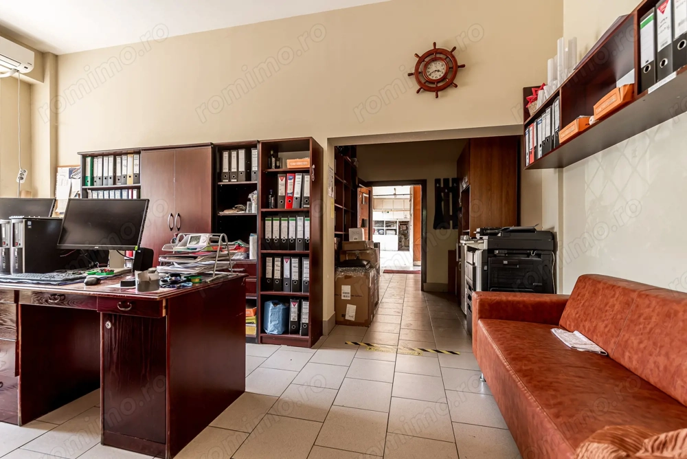 Spatiu comercial de vanzare Arad Micalaca - 435 mp cu vitrina stradala, ideal pentru HoReCa, clinica sau showroom - Imagine 2