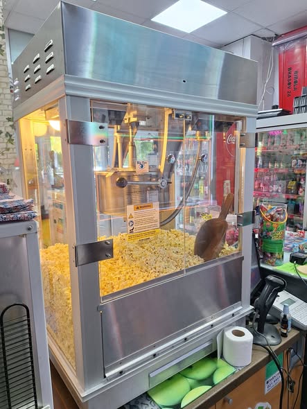 Masina Profesionala de Popcorn Gold Medal 18 OZ - Capacitate Mare pentru Cinema, Mall, Fast Food si Evenimente - Imagine 2
