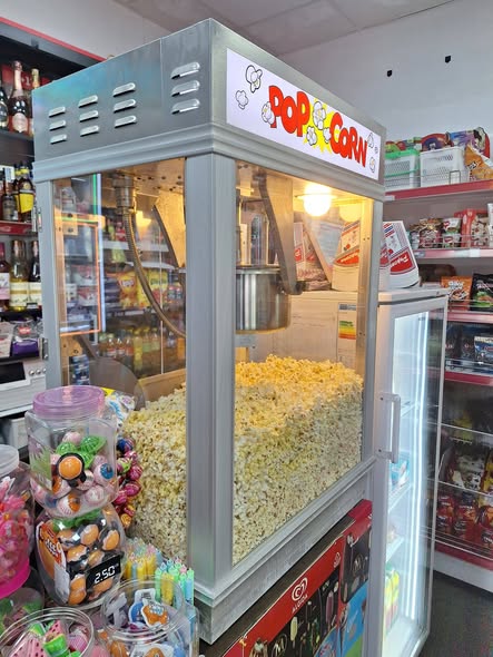 Masina Profesionala de Popcorn Gold Medal 18 OZ - Capacitate Mare pentru Cinema, Mall, Fast Food si Evenimente - Imagine 3