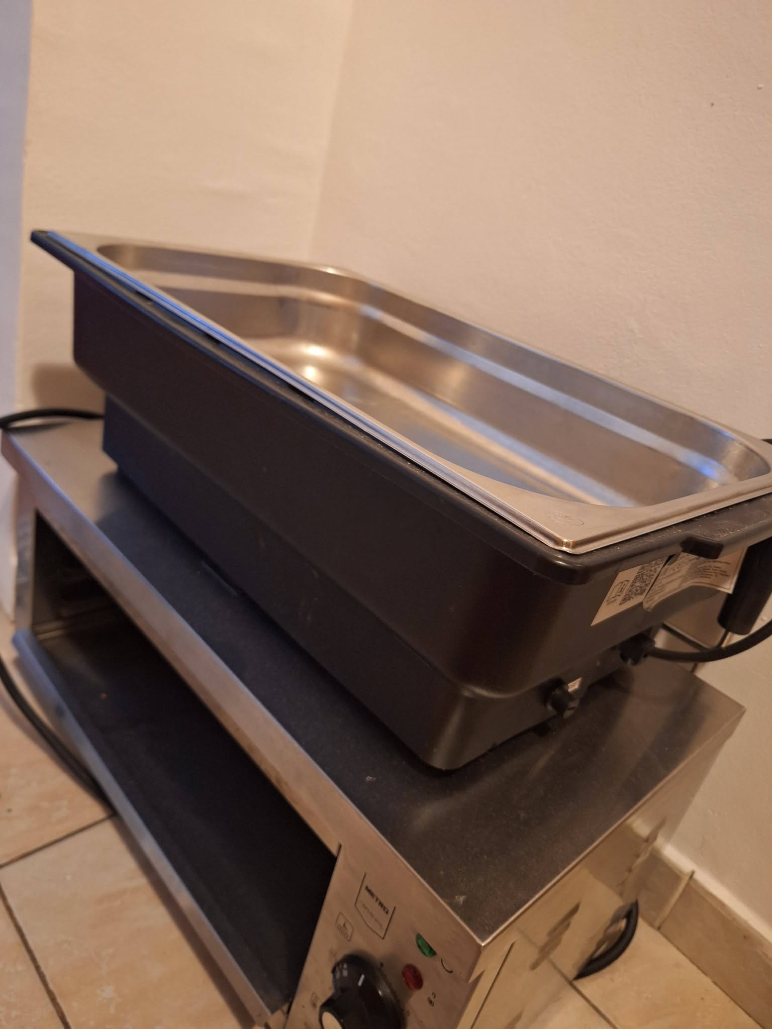 Bain Marie Profesional Electric din Inox cu Tavi GN Incluse - Echipament HoReCa pentru Restaurante si Autoserviri