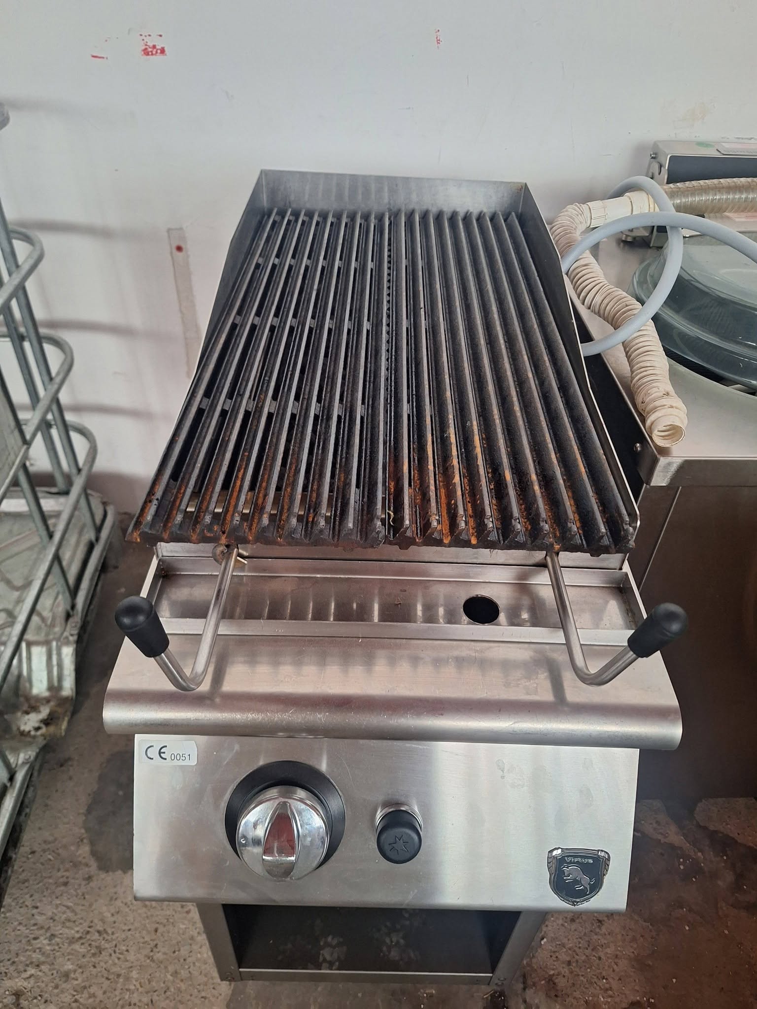 Grill Profesional cu Roca Vulcanica Virtus 40/70 pe Gaz - Fonta Grea, Aproape Nou - Imagine 2