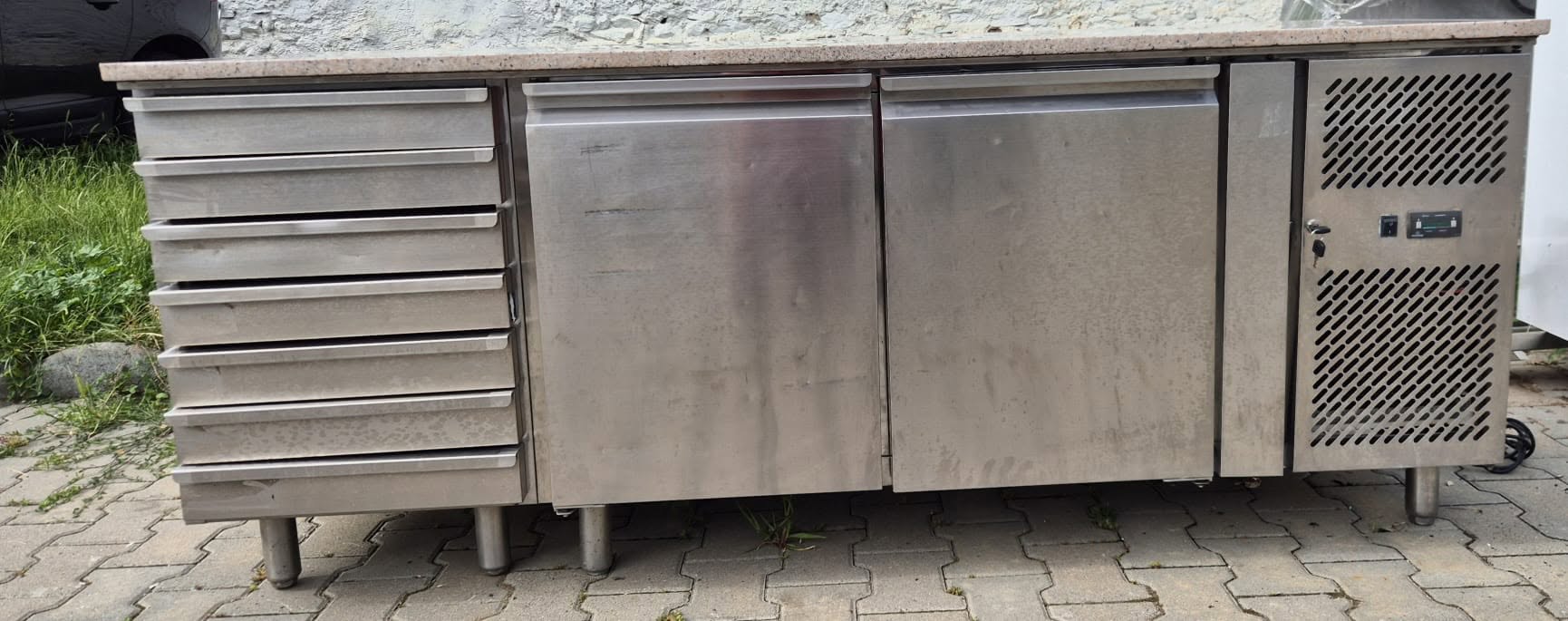 Masa Refrigerata Profesionala pentru Pizza cu Blat din Granit - 2 Usi, 7 Sertare GN, Inox - Imagine 4
