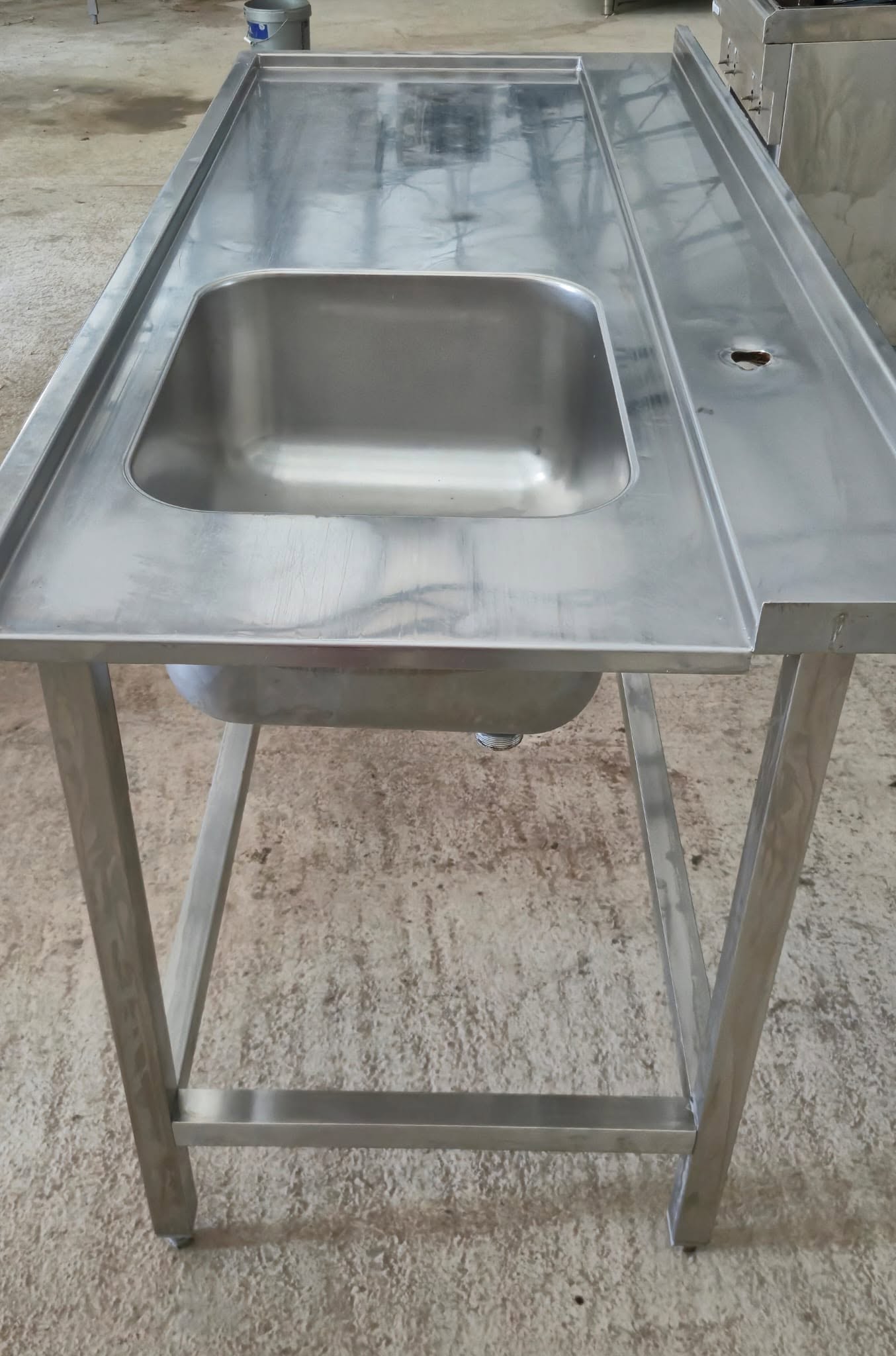 Masa Profesionala din Inox cu Chiuveta pentru Masina de Spalat Vase - Intrare Cos 50x50 cm - Imagine 2
