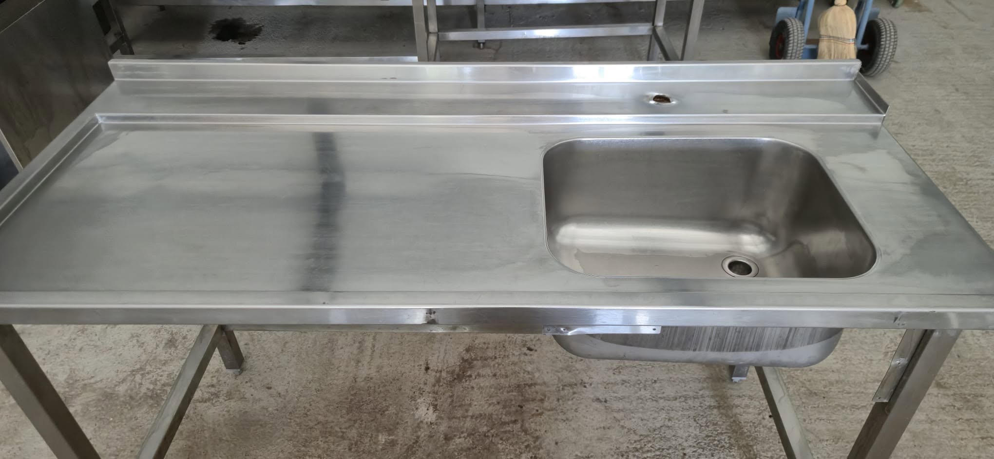 Masa Profesionala din Inox cu Chiuveta pentru Masina de Spalat Vase - Intrare Cos 50x50 cm - Imagine 4