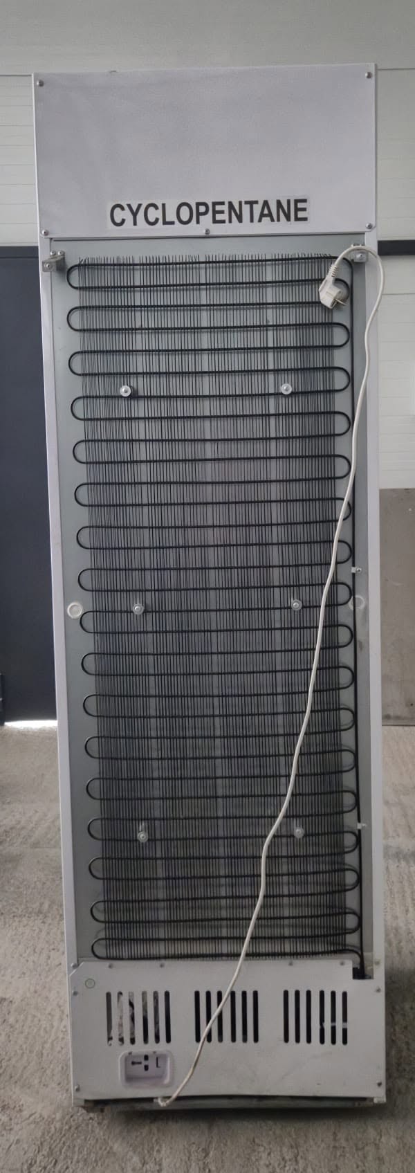Vitrina Frigorifica Comerciala Verticala cu Geam Termopan - 324 Litri, Iluminare LED, Ideala pentru Magazine si HoReCa - Imagine 3