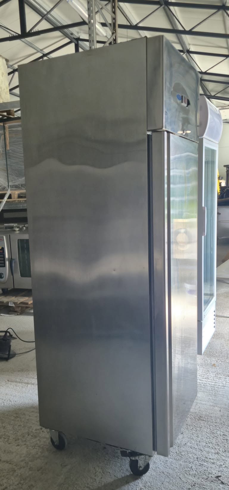 Frigider Profesional din Inox Maxima 480 Litri - 220V, Ideal pentru Restaurante si Bucatarii HoReCa - Imagine 3