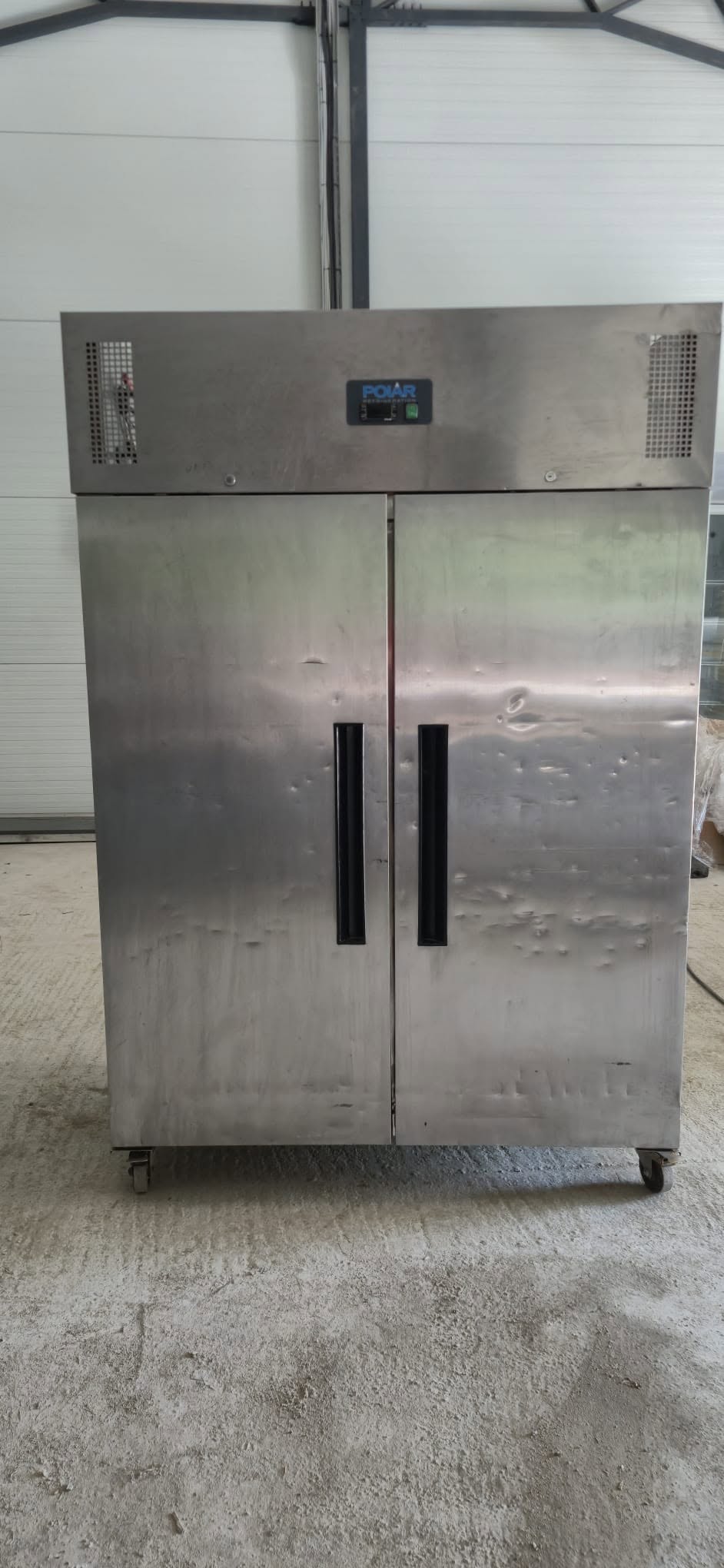 Congelator Profesional Polar cu 2 Usi - 1200 Litri, 220V, Ideal pentru Restaurante si Magazine - Imagine 3
